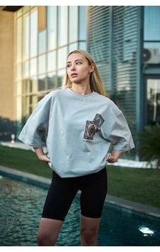 Assema Kadın Bisiklet Yaka Baskılı Kısa Kol Oversize T-shirt - Boyalı Gri Çok Renkli Assema Kadın Bisiklet Yaka Baskılı Kısa Kol Oversize T-shirt - Boyalı Gri Çok Renkli