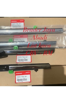 Honda Crv 2018 Yılında Çıkan Kasa Cam Sıyırıcı Ön Kapı Dış Sağ Oem No: 72410-tny - J01