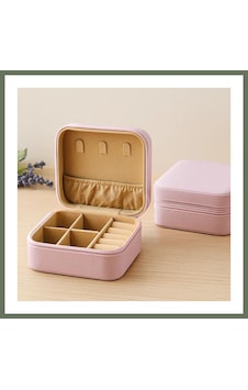 Bezos Mini Fermuarlı Takı Kutusu 10x10x5 Cm - Suni Deri, 4 Bölmeli Bezos1 Çok Renkli Bezos Mini Fermuarlı Takı Kutusu 10x10x5 Cm - Suni Deri, 4 Bölmeli Bezos1 Çok Renkli