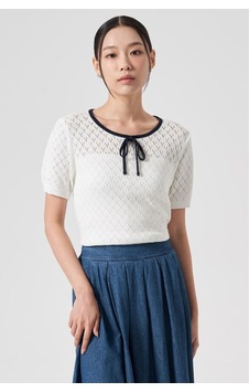 De Pose Ajurlu Yuvarlak Yaka Yazlık Fiyonk Kurdele Detaylı Siyah Beyaz Basic T-shirt De Pose Ajurlu Yuvarlak Yaka Yazlık Fiyonk Kurdele Detaylı Siyah Beyaz Basic T-shirt