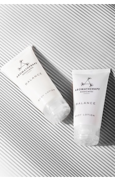Aromatherapy Associates Balance Vücut Losyonu 60 ML + 40 ML Aromatherapy Associates Balance Vücut Losyonu 60 ML + 40 ML