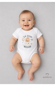 Babyden's İlk Dişim Çıktı Baskılı Kısa Kol Bebek Body %100 Pamuk Unisex Diş Buğdayı Konsept Çıtçıtlı Zıbın Beyaz Babyden's İlk Dişim Çıktı Baskılı Kısa Kol Bebek Body %100 Pamuk Unisex Diş Buğdayı Konsept Çıtçıtlı Zıbın Beyaz