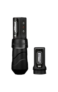 Fk Irons Flux Max Black Ops 4.0 Mm Stroke Çift Bataryalı Kablosuz Dövme Makinesi Fk Irons Flux Max Black Ops 4.0 Mm Stroke Çift Bataryalı Kablosuz Dövme Makinesi