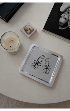 Kadeh Desenli Kare Paslanmaz Çelik Çelik Çay Söz Nişan Sunum Ve Dekoratif Tepsi Gümüş - 850565285 Gümüş Kadeh Desenli Kare Paslanmaz Çelik Çelik Çay Söz Nişan Sunum Ve Dekoratif Tepsi Gümüş - 850565285 Gümüş