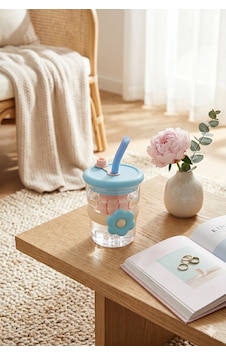 Mavi Çiçekli Silikon Kılıflı Pipetli Kapaklı Cam Bardak Soğuk Kahve Matarası 450ml Mavi Çiçekli Silikon Kılıflı Pipetli Kapaklı Cam Bardak Soğuk Kahve Matarası 450ml