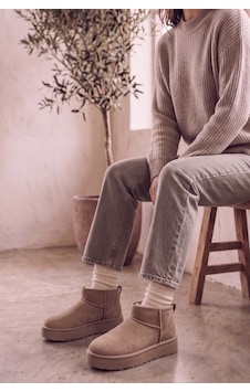 Polomia Comfort Süet İçi Suni Kürklü Kalın Taban Kadın Bot Vizon Polomia Comfort Süet İçi Suni Kürklü Kalın Taban Kadın Bot Vizon