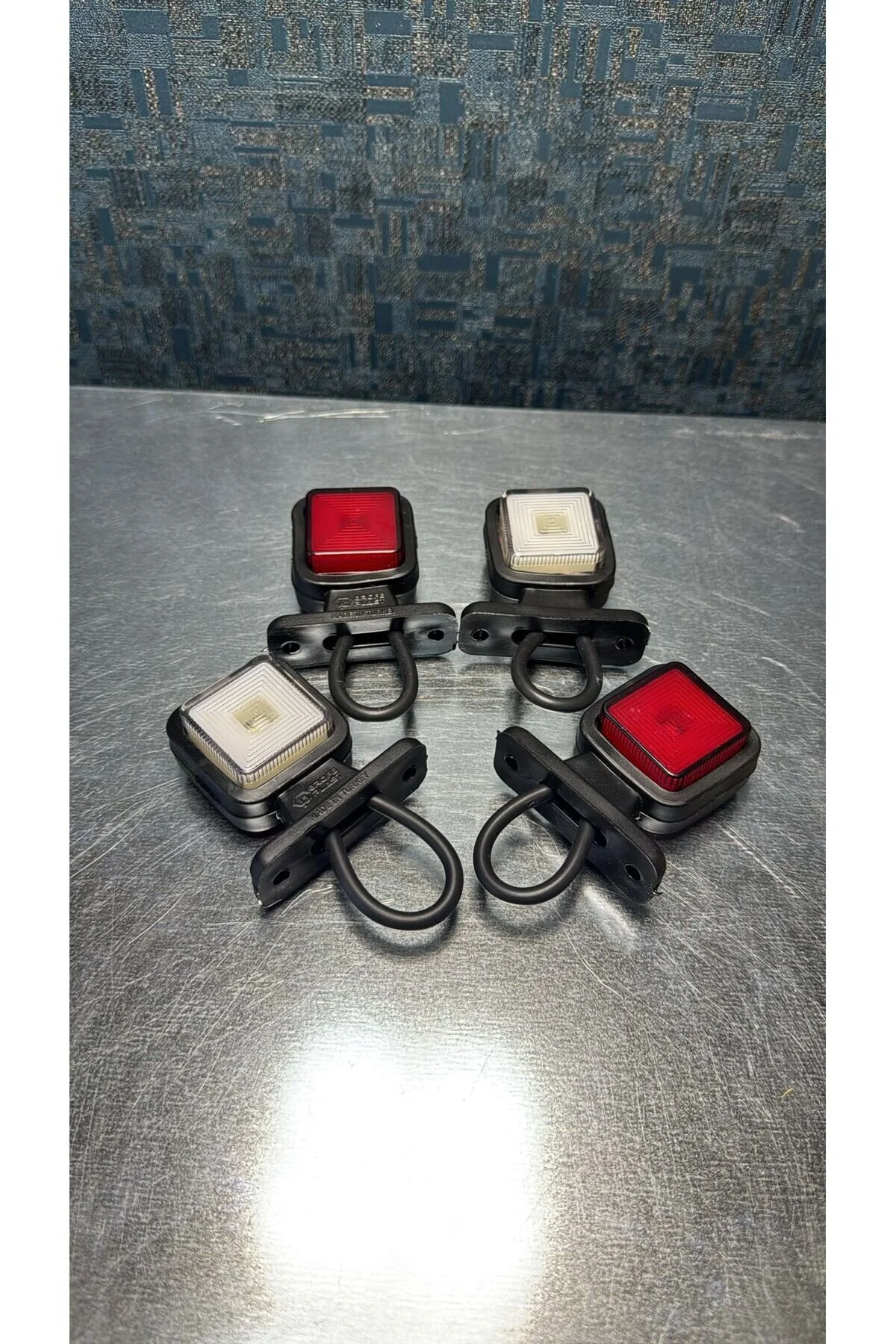 Kare Neon Takoz Led Beyaz Kırmızı 12-24v Uyumlu Yüksek Işık Gücü Su Geçirmez Dayanıklı Tır Kamyon Dorse