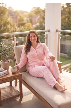 Seboteks Süet Kumaş Önden Düğmeli Büyük Beden Kadın Pijama Takımı 2800 Pembe Seboteks Süet Kumaş Önden Düğmeli Büyük Beden Kadın Pijama Takımı 2800 Pembe