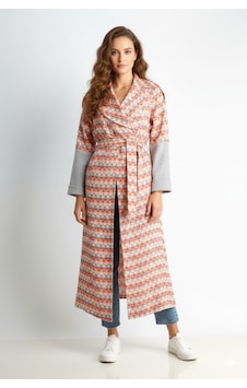 Kızılelmada Kadın Oversize Trençkot Desenli, Şık Ve Modern Çok Renkli Kızılelmada Kadın Oversize Trençkot Desenli, Şık Ve Modern Çok Renkli