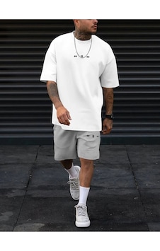 Gri Şort Beyaz Tişört Takım Play Baskılı Oversize Unisex Gri Şort - Beyaz Tişört Gri Şort Beyaz Tişört Takım Play Baskılı Oversize Unisex Gri Şort - Beyaz Tişört