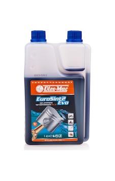 Oleo-Mac Eurosint 2 Evo Benzin Karışım Yağı İki Zamanlı 1 Litre Oleo-Mac Eurosint 2 Evo Benzin Karışım Yağı İki Zamanlı 1 Litre