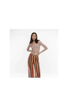 Escbutik Kadın V-yaka Önü Büzgülü Uzun Kollu Crop Bluz Krem Escbutik Kadın V-yaka Önü Büzgülü Uzun Kollu Crop Bluz Krem