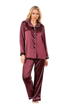 Ahu Biyeli Uzun Kol Saten Önden Düğmeli Pijama Takımı Mürdüm 7647 MÜRDÜM Ahu Biyeli Uzun Kol Saten Önden Düğmeli Pijama Takımı Mürdüm 7647 MÜRDÜM