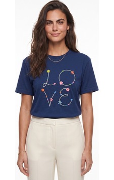 Onloox Kadın Mavi Mavi Pamuklu Penye Kumaş Kısa Kollu Bisiklet Yaka Love Nakış İşlemeli Rahat Form Tshirt Onloox Kadın Mavi Mavi Pamuklu Penye Kumaş Kısa Kollu Bisiklet Yaka Love Nakış İşlemeli Rahat Form Tshirt