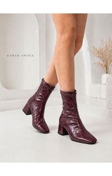 Dabab Shoes Janıce Kadın Bordo Küt Kare Burun Kırışık Desenli Rugan Streç Arkadan Fermuarlı 6 Cm Kalın Topuklu Bot Bootie Dabab Shoes Janıce Kadın Bordo Küt Kare Burun Kırışık Desenli Rugan Streç Arkadan Fermuarlı 6 Cm Kalın Topuklu Bot Bootie