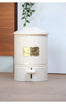 Galvaniz Metal Pedallı 16 Litre Çöp Kovası Mutfak ,banyo Paslanmaz Yanmaz Krem Galvaniz Metal Pedallı 16 Litre Çöp Kovası Mutfak ,banyo Paslanmaz Yanmaz Krem