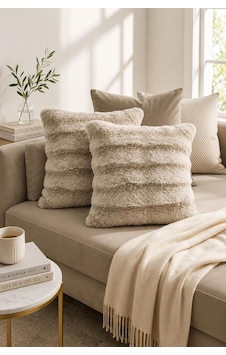 Premium Tavşan Tüyü Kırlent Kılıfı 2'li Soft Pamuksu Tuşeli Dekoratif 45 Cm X 45 Cm Açik Mavi Premium Tavşan Tüyü Kırlent Kılıfı 2'li Soft Pamuksu Tuşeli Dekoratif 45 Cm X 45 Cm Açik Mavi