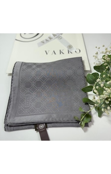 Vakko 90x90 Jakarlı Saf İpek Eşarp - 05493 - 68x200 / Gri Gri Vakko 90x90 Jakarlı Saf İpek Eşarp - 05493 - 68x200 / Gri Gri