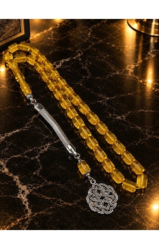 Alpaka Kazaz Püsküllü Zar Rengi Beyrut Tesbih 8x11 Mm Sarı Alpaka Kazaz Püsküllü Zar Rengi Beyrut Tesbih 8x11 Mm Sarı