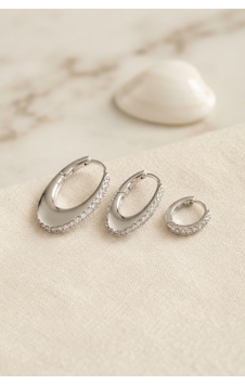 Gümüş Renk Oval Halka Model Zirkon Taşlı 3 Lü Küpe Set Çok Renkli Gümüş Renk Oval Halka Model Zirkon Taşlı 3 Lü Küpe Set Çok Renkli