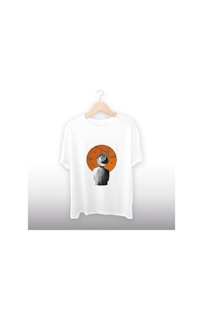 Hayal Kuran Adam Detaylı Unisex Tişört Beyaz Hayal Kuran Adam Detaylı Unisex Tişört Beyaz