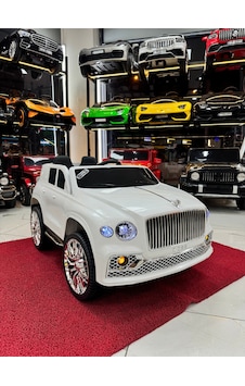 Poyraz Akülü Bentley Suv Akülü Araba 12v 0-7 Yaş Özel Plaka Beyaz Poyraz Akülü Bentley Suv Akülü Araba 12v 0-7 Yaş Özel Plaka Beyaz