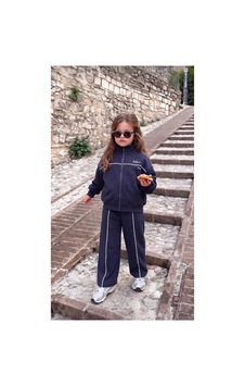Toikids Kız Çocuk Fermuarlı Şerit Detaylı Eşofman Takımı Lacivert Toikids Kız Çocuk Fermuarlı Şerit Detaylı Eşofman Takımı Lacivert