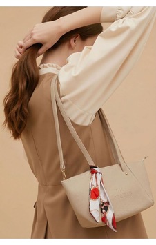 B&t Bujiteri The Tote Bag Fularlı Omuz Çantası Bej Bej B&t Bujiteri The Tote Bag Fularlı Omuz Çantası Bej Bej