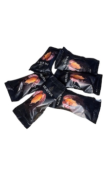 Huriva Bitter Çikolatalı Bademli Hurma 500 G Huriva Bitter Çikolatalı Bademli Hurma 500 G