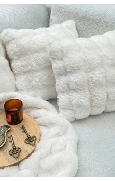 Bubble 2'li Kırlent Kılıfı Peluş Tavşan Tüyü Toz Alerjen Üretmeyen Beyaz Bubble 2'li Kırlent Kılıfı Peluş Tavşan Tüyü Toz Alerjen Üretmeyen Beyaz