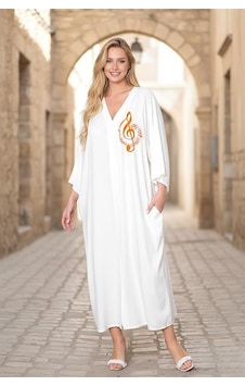 Veraura Lifestyle Beyaz V Yaka Göğsü Nota Nakışlı Cepli Oversize Uzun Gömlek Elbise Veraura Lifestyle Beyaz V Yaka Göğsü Nota Nakışlı Cepli Oversize Uzun Gömlek Elbise
