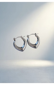 Oval Tasarımlı Çelik Küpe Gümüş Renkli Günlük Kullanım 11024558 Oval Tasarımlı Çelik Küpe Gümüş Renkli Günlük Kullanım 11024558