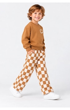 Rony Pony Kids Erkek Çocuk 3 İplik Gülen Yüz Baskılı Sweatshirt Ve Dama Desenli Bol Paça Eşofman Takımı Kahverengi Krem Rony Pony Kids Erkek Çocuk 3 İplik Gülen Yüz Baskılı Sweatshirt Ve Dama Desenli Bol Paça Eşofman Takımı Kahverengi Krem