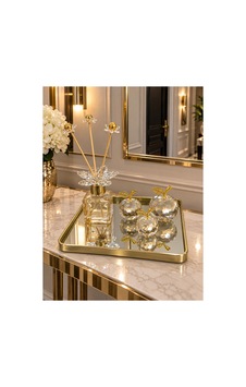 Dekoratif Modern Kare Gold Tepsi 3lü Gold Kristal Cam Elma Seti Ve Koku Şişesi Ev Süs Eşyası Altın Dekoratif Modern Kare Gold Tepsi 3lü Gold Kristal Cam Elma Seti Ve Koku Şişesi Ev Süs Eşyası Altın