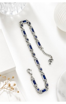 Rodyum Gümüş Kaplama B-103 Kromix Çelik Erkek Bilelik 1+1 Gravürlü Otantik Safir Rengi Zirkon Baget Taşlı Harfli 5 Mm Gümüş Rodyum Gümüş Kaplama B-103 Kromix Çelik Erkek Bilelik 1+1 Gravürlü Otantik Safir Rengi Zirkon Baget Taşlı Harfli 5 Mm Gümüş