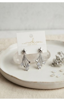 Gümüş Renk Zirkon Taşlı Halley Model Pirinç Kadın Küpe Çok Renkli Gümüş Renk Zirkon Taşlı Halley Model Pirinç Kadın Küpe Çok Renkli