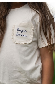 Antebies Pamuk, Sustainable, Krem Fırfırlı Cepli Nakışlı Kız Çocuk Tshirt Bej Antebies Pamuk, Sustainable, Krem Fırfırlı Cepli Nakışlı Kız Çocuk Tshirt Bej