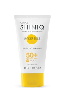 Shiniq Uv Defence Mattıfyıng Sun Cream Spf+50 40ml Shiniq Uv Defence Mattıfyıng Sun Cream Spf+50 40ml