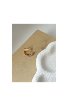 Myria Gold Aura Koleksiyonu 14 Ayar Altın Kaplama Yaprak Desenli Deliksiz Kıkırdak Küpe Earcuff Myria Gold Aura Koleksiyonu 14 Ayar Altın Kaplama Yaprak Desenli Deliksiz Kıkırdak Küpe Earcuff