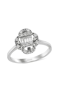 Pirnus Diamond Baget Yüzük 14 Ayar Altın Gramı : 1.71 Pirnus Diamond Baget Yüzük 14 Ayar Altın Gramı : 1.71