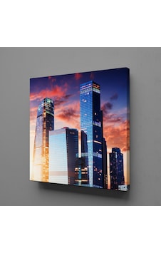 Yüksek Binalar Kanvas Tablo 70x70cm Çok Renkli Yüksek Binalar Kanvas Tablo 70x70cm Çok Renkli