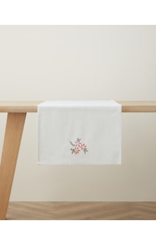 Botanical Romance Pamuk Nakışlı Runner 40x140 Cm Pembe Botanical Romance Pamuk Nakışlı Runner 40x140 Cm Pembe