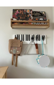 Dekoratif Piyano Elbise Askılığı 15x55 Cm 15 Tuşlu Ahşap Askılık Beyaz - Siyah Dekoratif Piyano Elbise Askılığı 15x55 Cm 15 Tuşlu Ahşap Askılık Beyaz - Siyah