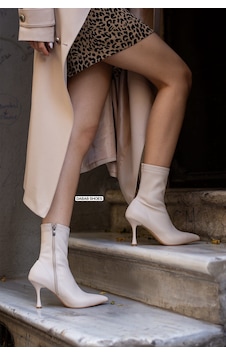 Dabab Shoes Marya Kadın Bej Streç Cilt Sivri Burun Sıcak Astarlı Fermuarlı 7 Cm İnce Topuklu Bot Bootie Dabab Shoes Marya Kadın Bej Streç Cilt Sivri Burun Sıcak Astarlı Fermuarlı 7 Cm İnce Topuklu Bot Bootie