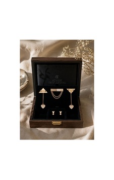 Lunarie 14k Gold Zirkon Kalp Sarkıtlı Broş & Küpe Takı Seti Altın Lunarie 14k Gold Zirkon Kalp Sarkıtlı Broş & Küpe Takı Seti Altın