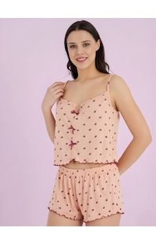 Kadın Fırfırlı Çilek Desenli Kurdele Detaylı İp Askılı Şortlu Pijama Takım Pembe Kadın Fırfırlı Çilek Desenli Kurdele Detaylı İp Askılı Şortlu Pijama Takım Pembe