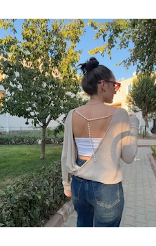 Ali Butik Krem Sırt Dekolteli İnci Detaylı Triko Ali Butik Krem Sırt Dekolteli İnci Detaylı Triko