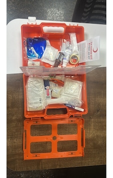 Yangın İlk Yardım Çantası Dolu Askı Aparatı Dahil Yangın İlk Yardım Çantası Dolu Askı Aparatı Dahil
