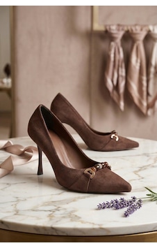 Fox Shoes Z676111102 Kahverengi Süet İnce Topuklu Kadın Topuklu Stiletto Ayakkabı Fox Shoes Z676111102 Kahverengi Süet İnce Topuklu Kadın Topuklu Stiletto Ayakkabı