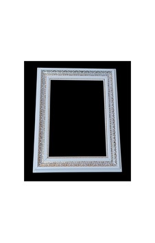 A4 Dekoratif Çerçeve Beyaz Gold İşlemeli 21x30 Gerçek Cam Beyaz A4 Dekoratif Çerçeve Beyaz Gold İşlemeli 21x30 Gerçek Cam Beyaz